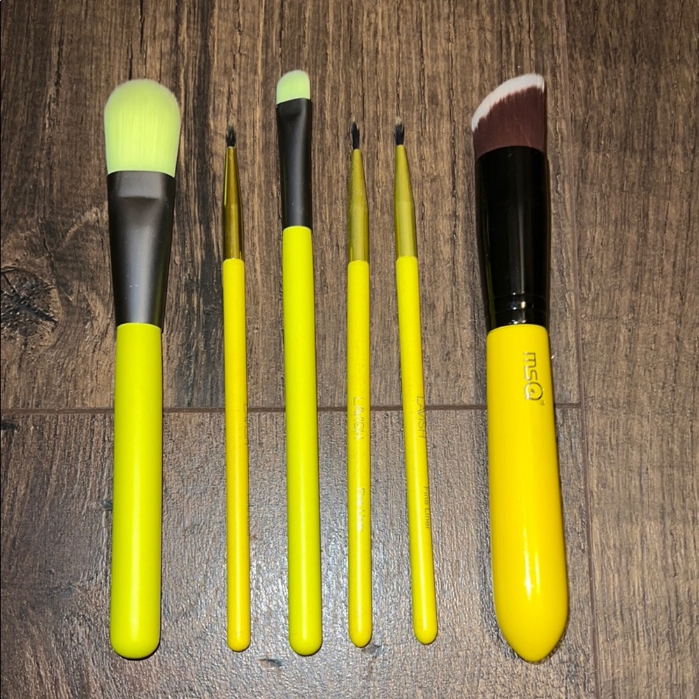 Yellow Makeup Brush Set
